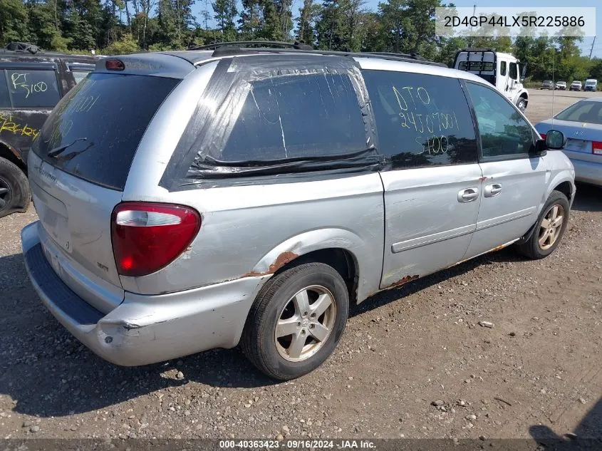 2005 Dodge Grand Caravan Sxt VIN: 2D4GP44LX5R225886 Lot: 40363423