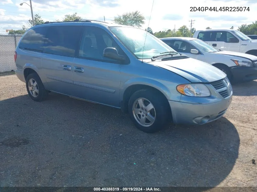 2005 Dodge Grand Caravan Sxt VIN: 2D4GP44L45R225074 Lot: 40388319