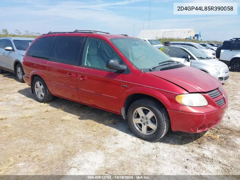 2005 Dodge Grand Caravan Sxt VIN: 2D4GP44L85R390058 Lot: 40612768