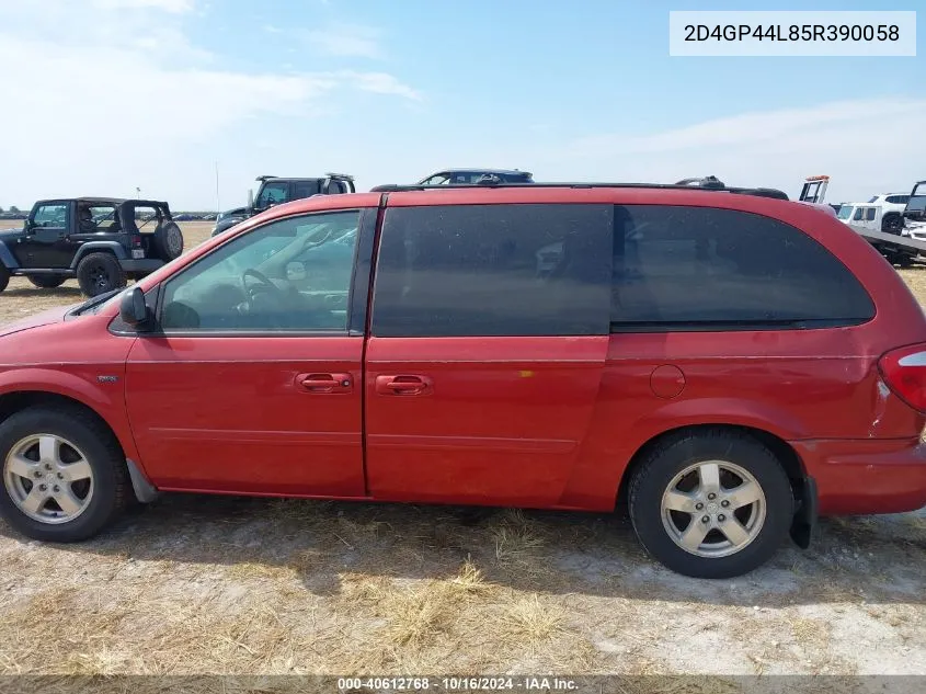 2005 Dodge Grand Caravan Sxt VIN: 2D4GP44L85R390058 Lot: 40612768