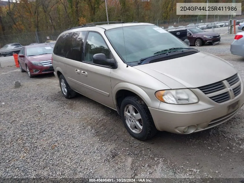 2005 Dodge Grand Caravan Sxt VIN: 2D4GP44L25R411986 Lot: 40698491