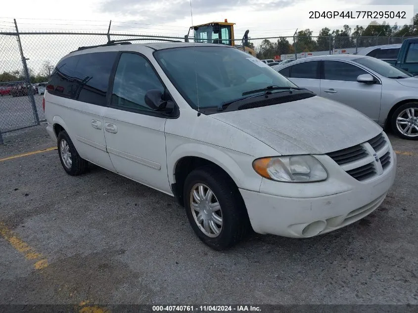 2007 Dodge Grand Caravan Sxt VIN: 2D4GP44L77R295042 Lot: 40740761