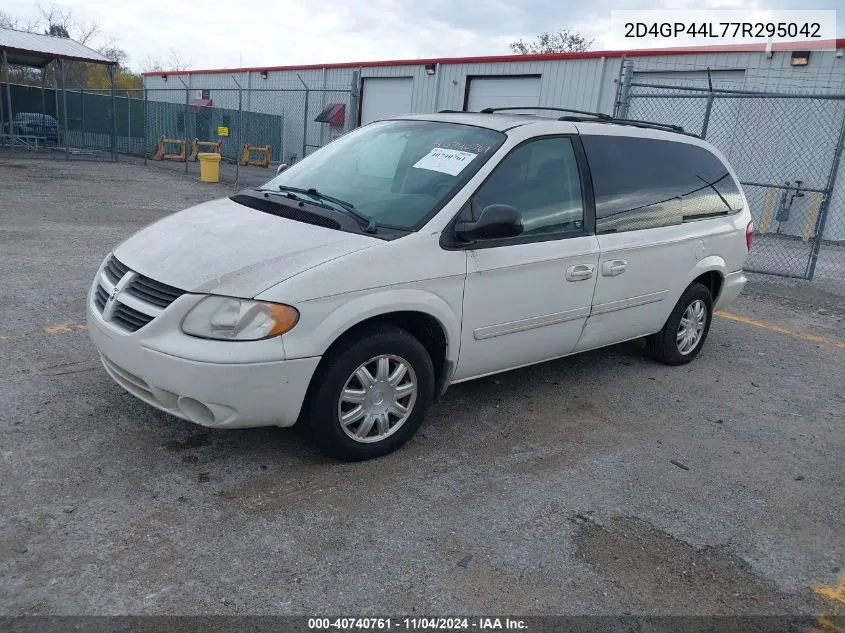 2007 Dodge Grand Caravan Sxt VIN: 2D4GP44L77R295042 Lot: 40740761