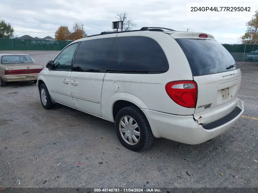 2007 Dodge Grand Caravan Sxt VIN: 2D4GP44L77R295042 Lot: 40740761