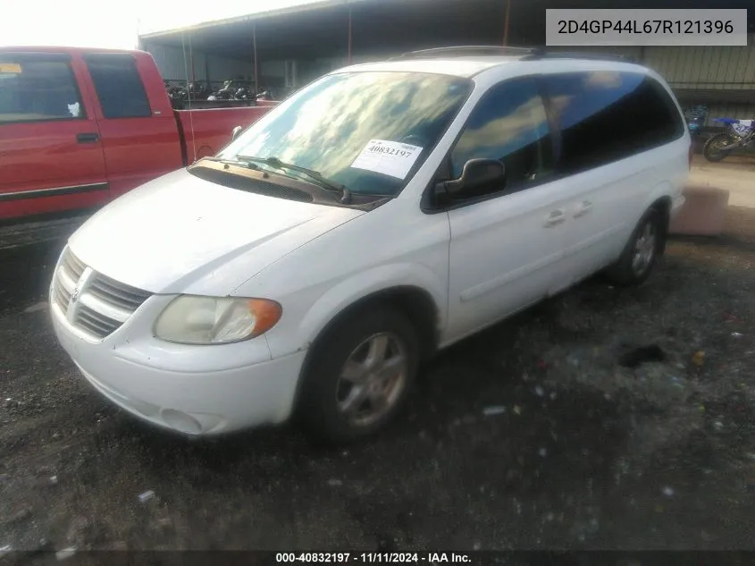 2007 Dodge Grand Caravan Sxt VIN: 2D4GP44L67R121396 Lot: 40832197