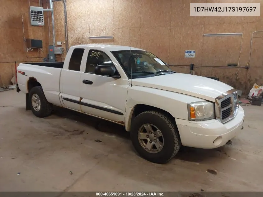 2007 Dodge Dakota Slt VIN: 1D7HW42J17S197697 Lot: 40651091