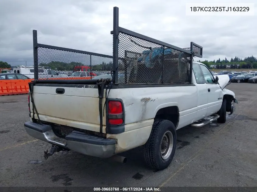 1996 Dodge Ram 2500 VIN: 1B7KC23Z5TJ163229 Lot: 39653768