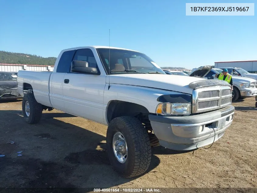 1999 Dodge Ram 2500 St VIN: 1B7KF2369XJ519667 Lot: 40501654