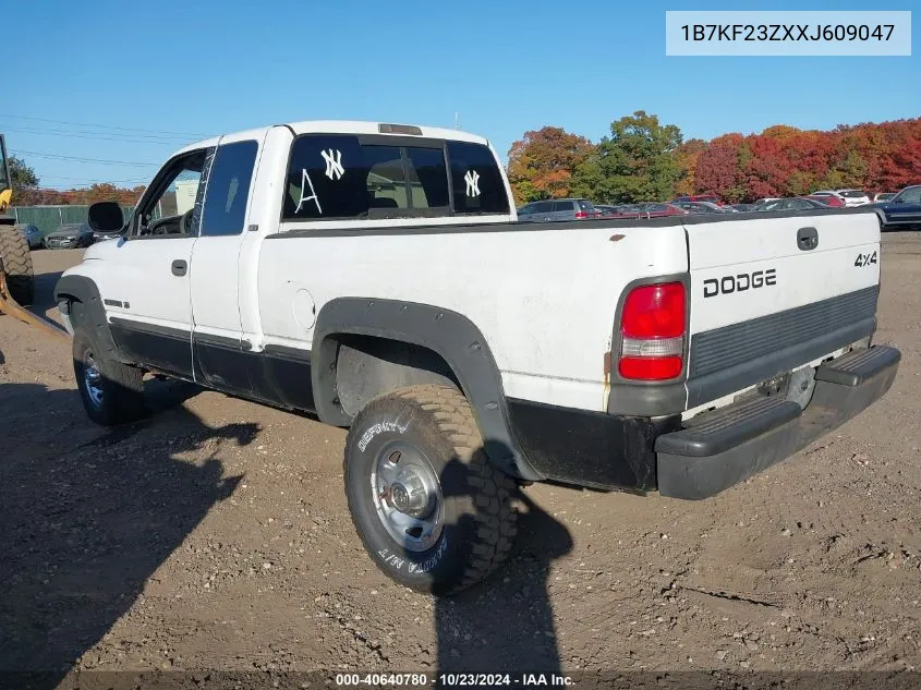 1999 Dodge Ram 2500 St VIN: 1B7KF23ZXXJ609047 Lot: 40640780