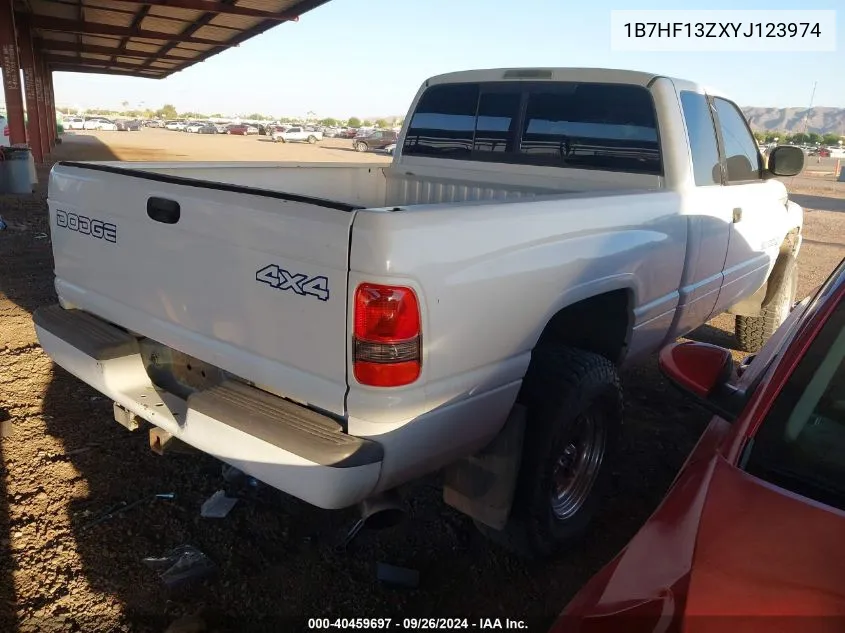 1B7HF13ZXYJ123974 2000 Dodge Ram 1500 St