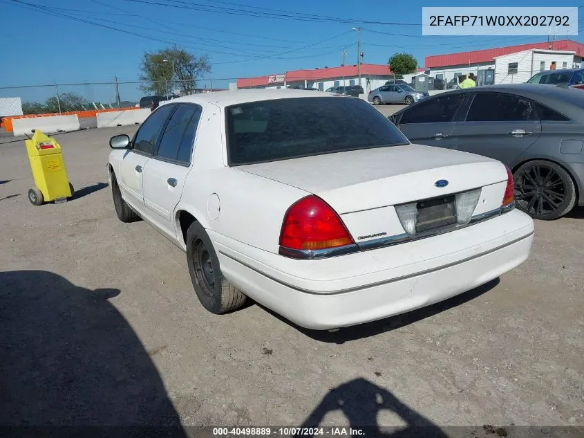 1999 Ford Crown Victoria Police Interceptor VIN: 2FAFP71W0XX202792 Lot: 40498889