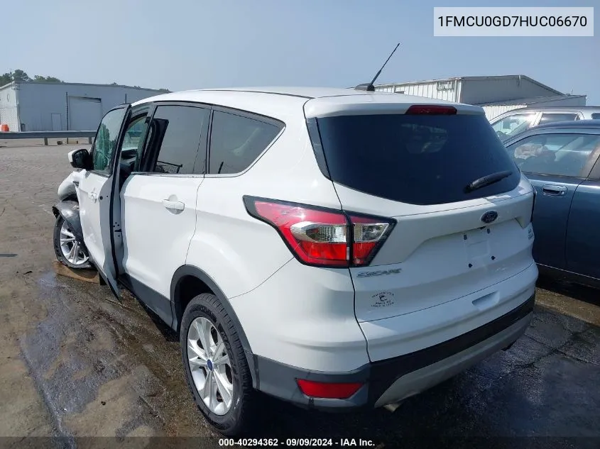 1FMCU0GD7HUC06670 2017 Ford Escape Se