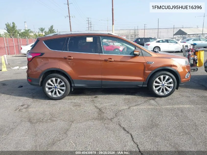 1FMCU0J95HUE16396 2017 Ford Escape Titanium