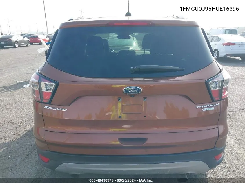 1FMCU0J95HUE16396 2017 Ford Escape Titanium