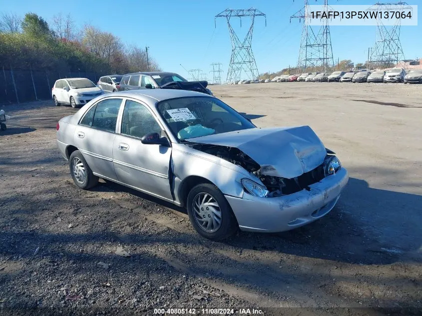 1999 Ford Escort Se VIN: 1FAFP13P5XW137064 Lot: 40805142