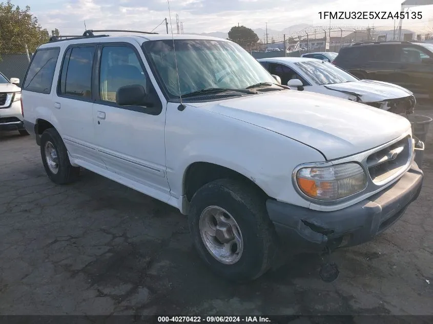 1999 Ford Explorer Eddie Bauer/Limited Edition/Xlt VIN: 1FMZU32E5XZA45135 Lot: 40270422