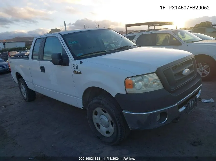 2007 Ford F-150 Fx4/Lariat/Xl/Xlt VIN: 1FTPX14507FB29062 Lot: 40821628