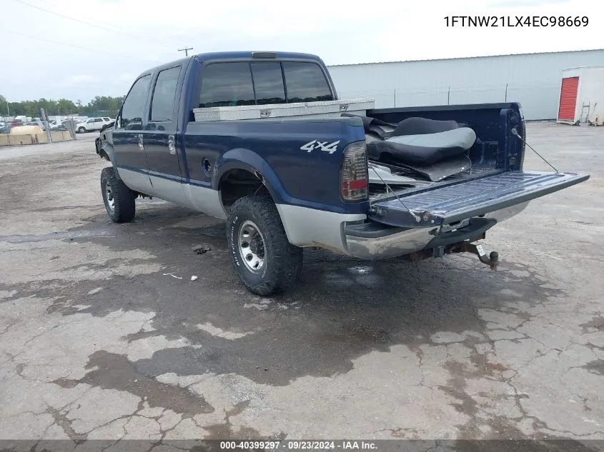 2004 Ford F-250 Lariat/Xl/Xlt VIN: 1FTNW21LX4EC98669 Lot: 40399297