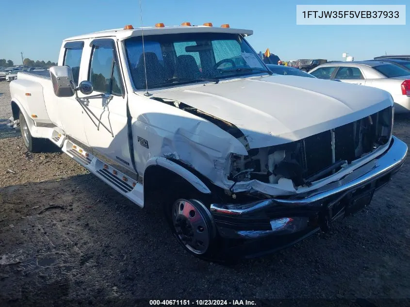 1997 Ford F-350 Xl/Xlt VIN: 1FTJW35F5VEB37933 Lot: 40671151