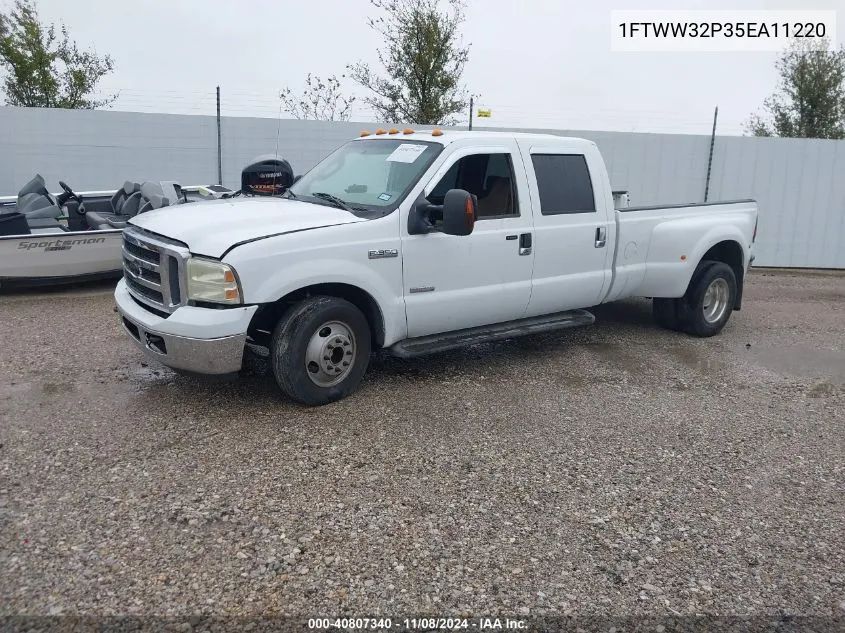 2005 Ford F-350 Lariat/Xl/Xlt VIN: 1FTWW32P35EA11220 Lot: 40807340