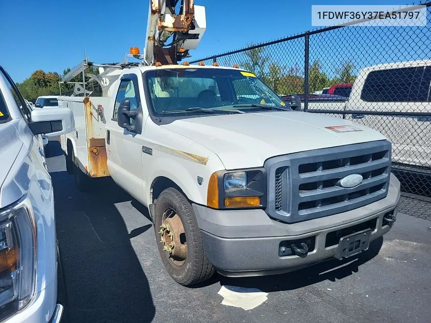 2007 Ford F-350 Chassis Xl/Xlt VIN: 1FDWF36Y37EA51797 Lot: 40639467