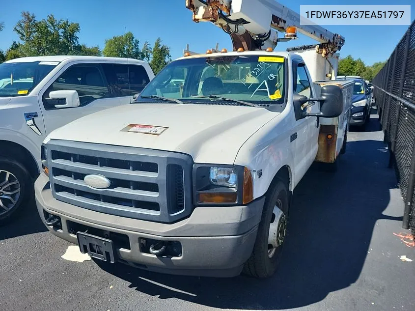 2007 Ford F-350 Chassis Xl/Xlt VIN: 1FDWF36Y37EA51797 Lot: 40639467