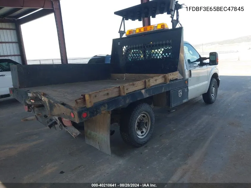 1FDBF3E65BEC47845 2011 Ford F-350 Chassis Xl