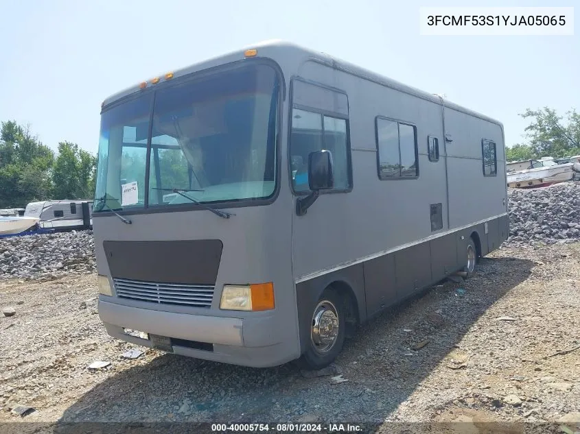 2000 Ford F550 Super Duty Stripped Chass VIN: 3FCMF53S1YJA05065 Lot: 40005754