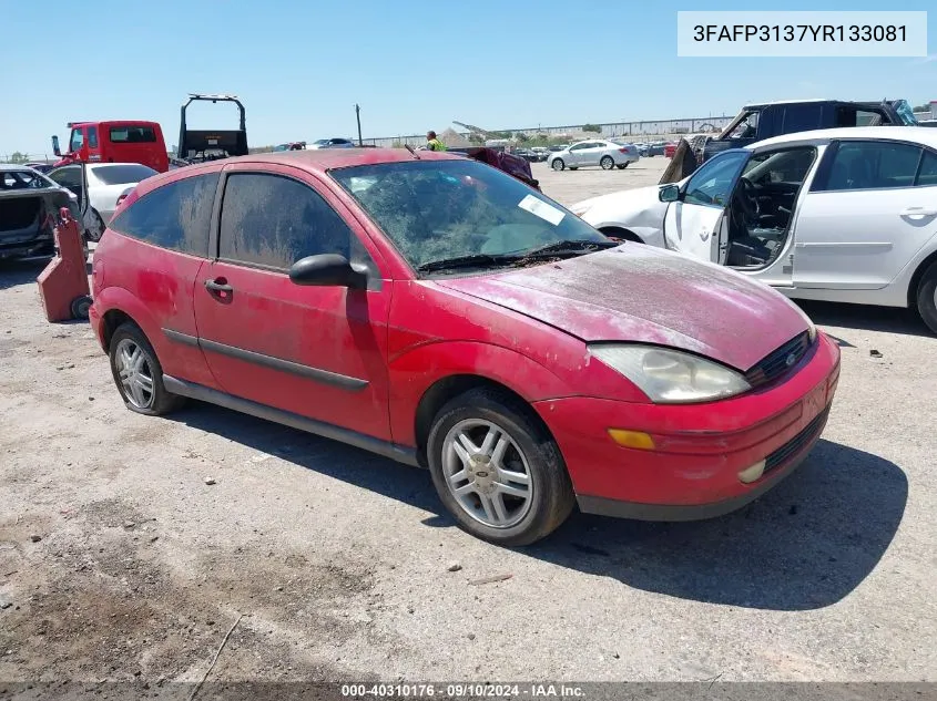 2000 Ford Focus Zx3 VIN: 3FAFP3137YR133081 Lot: 40310176