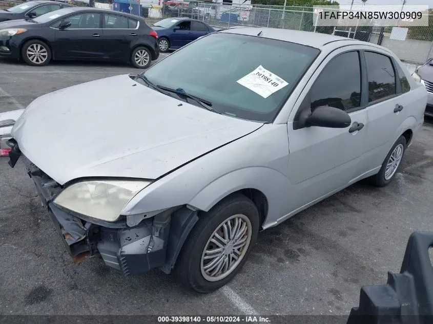 2005 Ford Focus Zx4 VIN: 1FAFP34N85W300909 Lot: 39398140