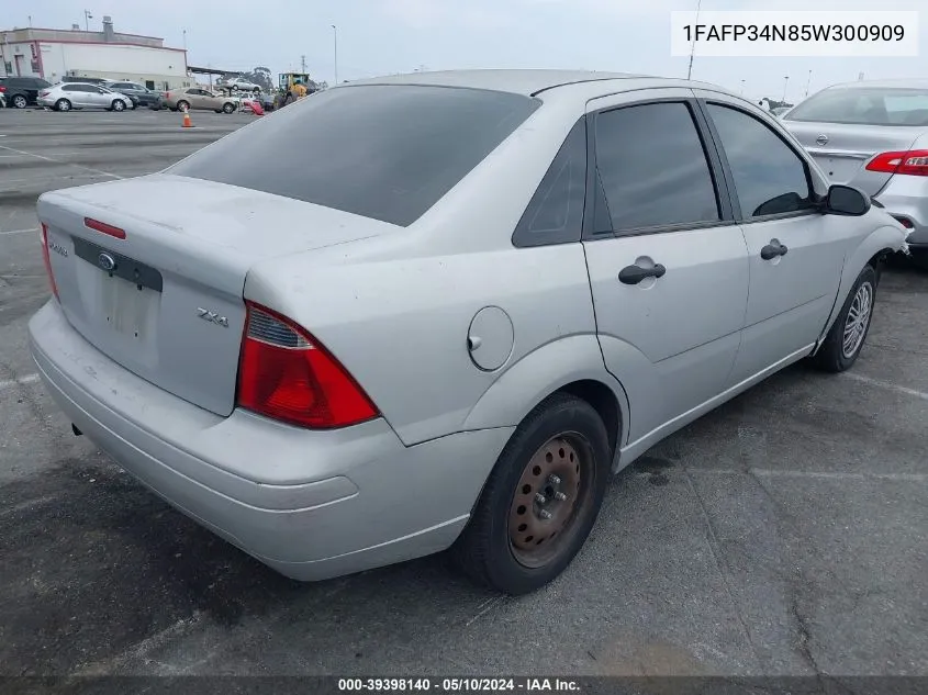 2005 Ford Focus Zx4 VIN: 1FAFP34N85W300909 Lot: 39398140