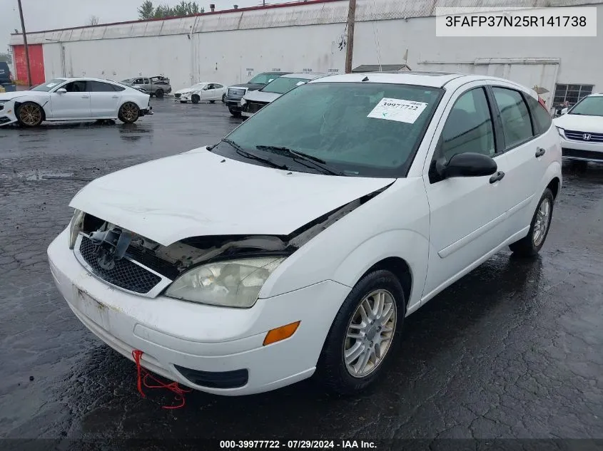 2005 Ford Focus Zx5 VIN: 3FAFP37N25R141738 Lot: 39977722