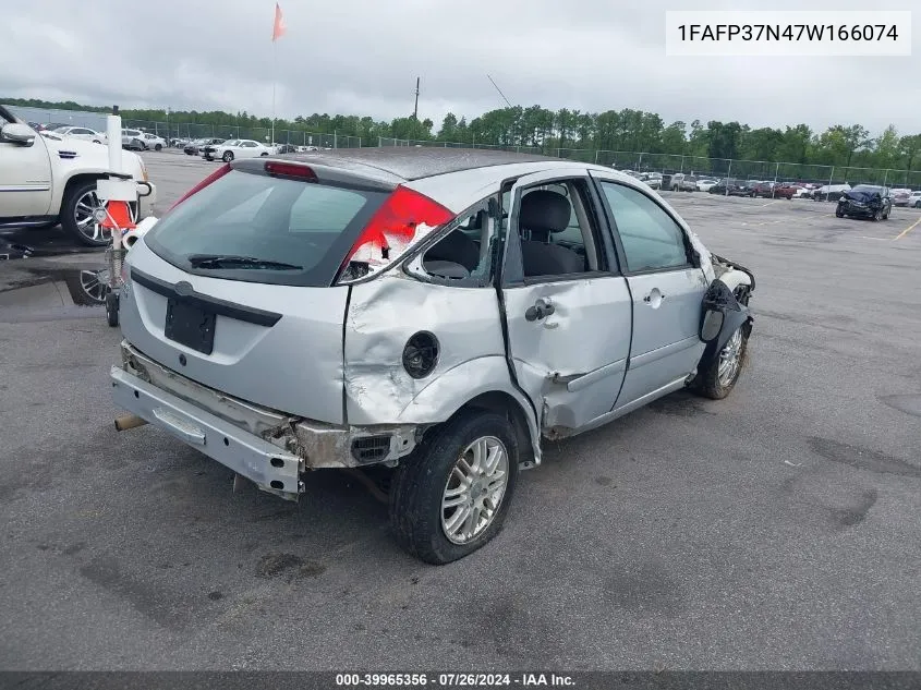 2007 Ford Focus S/Se/Ses VIN: 1FAFP37N47W166074 Lot: 39965356