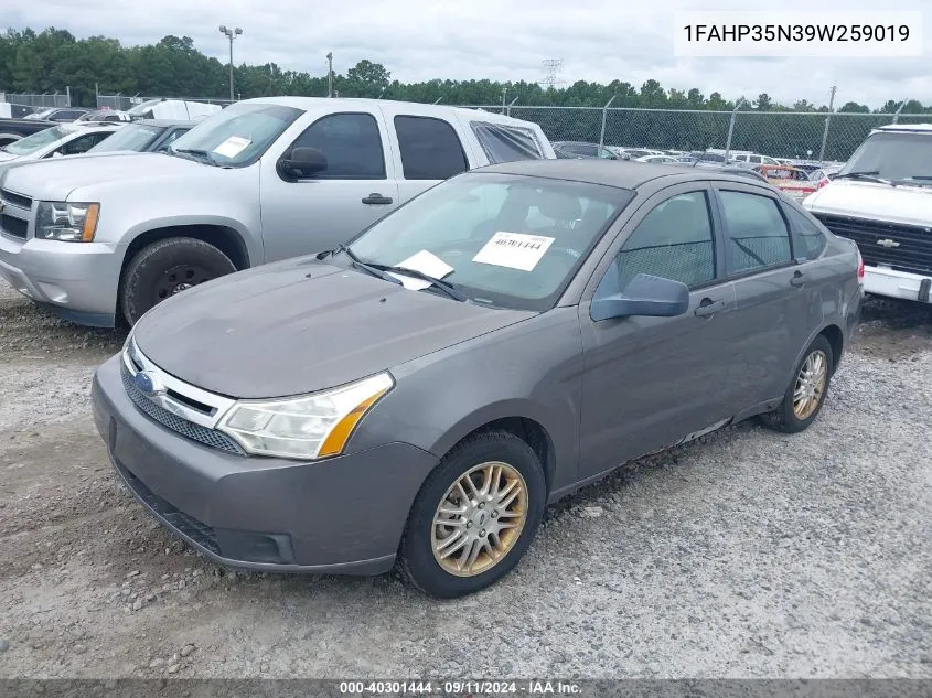 2009 Ford Focus Se VIN: 1FAHP35N39W259019 Lot: 40301444