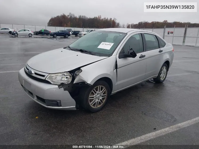 2009 Ford Focus Se VIN: 1FAHP35N39W135820 Lot: 40781094