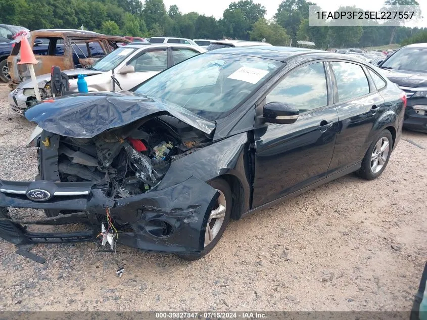 2014 Ford Focus Se VIN: 1FADP3F25EL227557 Lot: 39827847