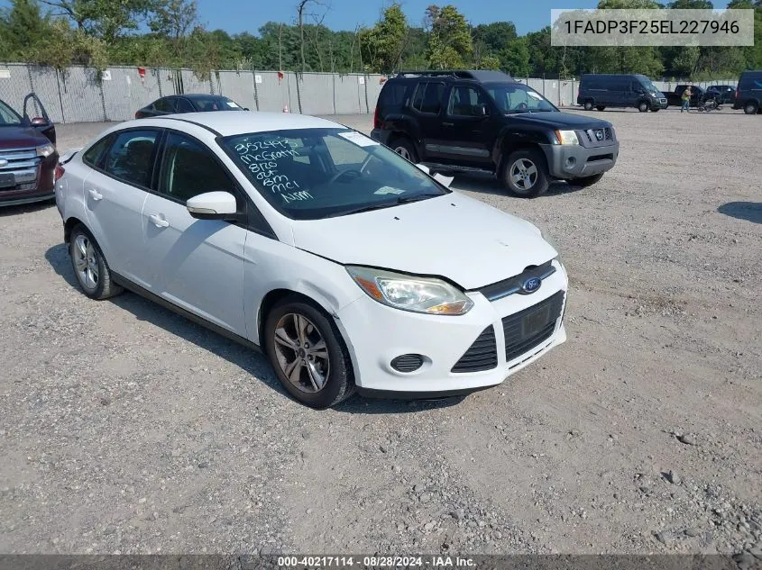 2014 Ford Focus Se VIN: 1FADP3F25EL227946 Lot: 40217114