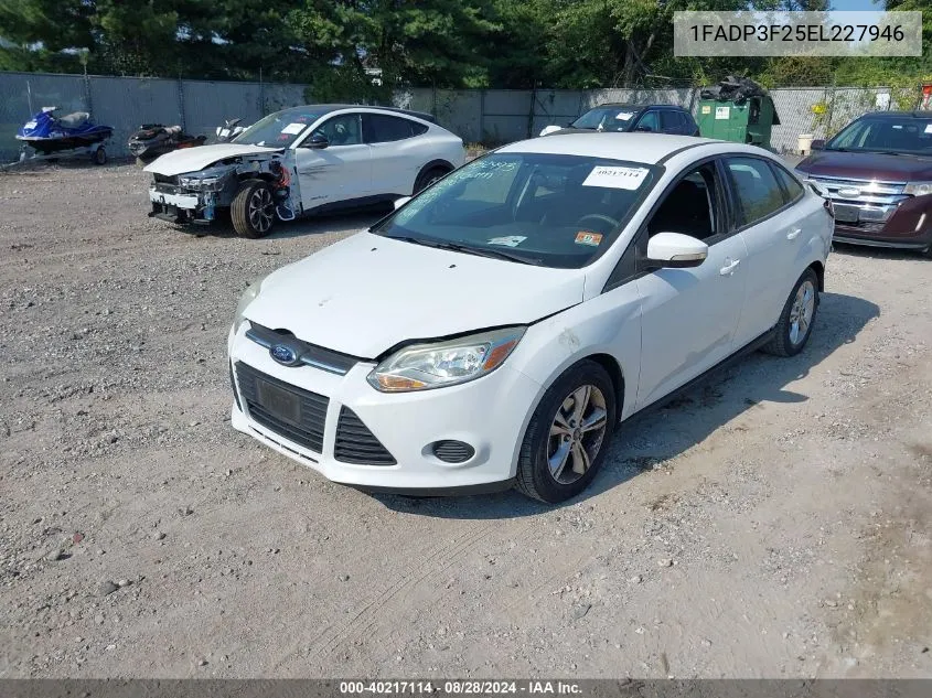 2014 Ford Focus Se VIN: 1FADP3F25EL227946 Lot: 40217114