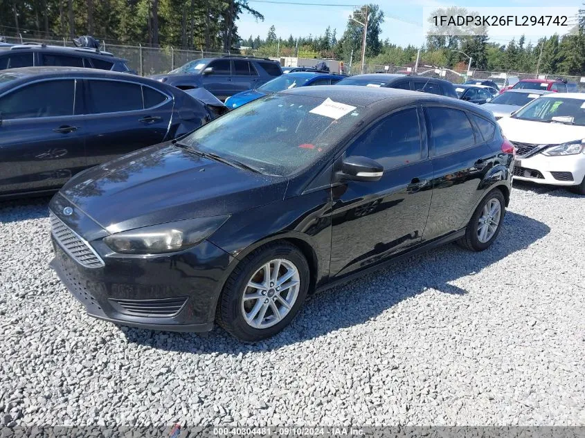 2015 Ford Focus Se VIN: 1FADP3K26FL294742 Lot: 40304481