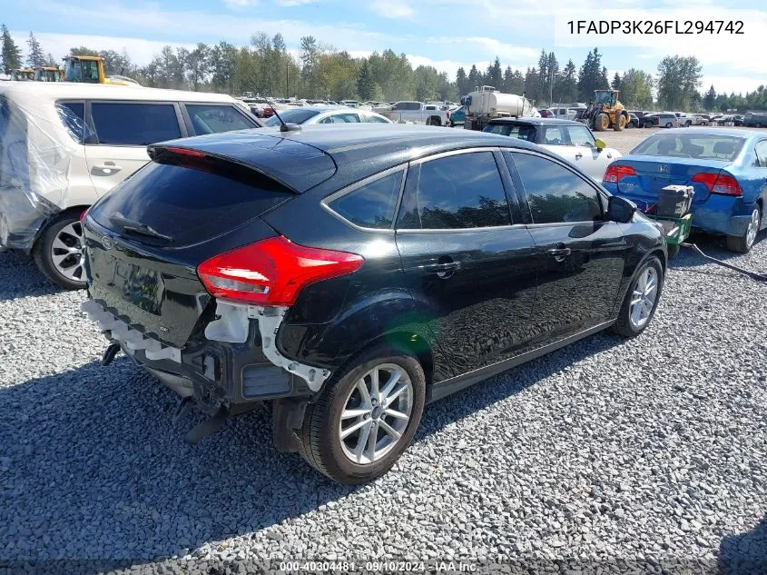 2015 Ford Focus Se VIN: 1FADP3K26FL294742 Lot: 40304481