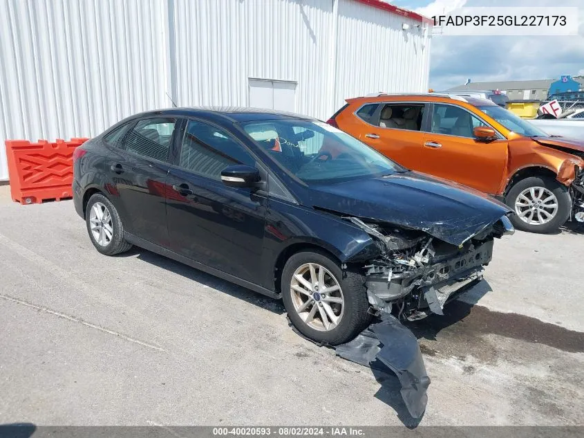 1FADP3F25GL227173 2016 Ford Focus Se