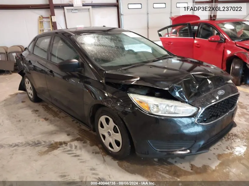 2016 Ford Focus S VIN: 1FADP3E2XGL237022 Lot: 40044735