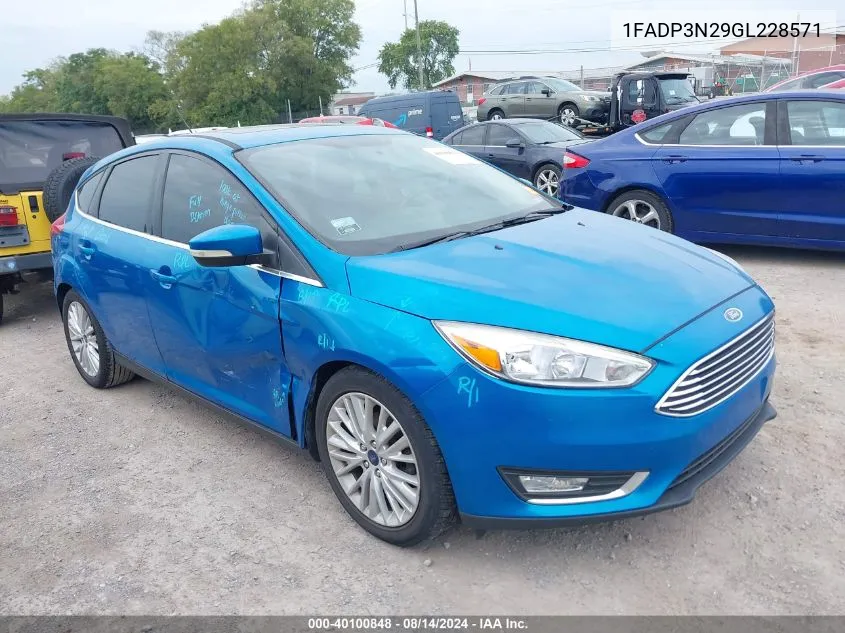 1FADP3N29GL228571 2016 Ford Focus Titanium