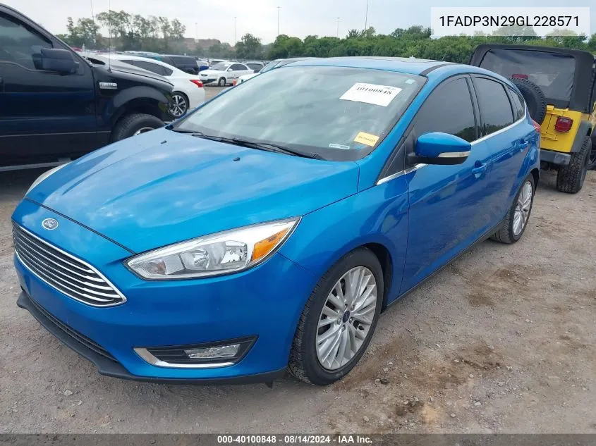 2016 Ford Focus Titanium VIN: 1FADP3N29GL228571 Lot: 40100848