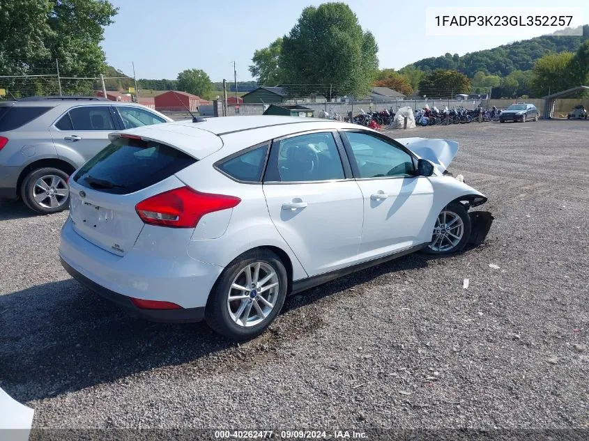 2016 Ford Focus Se VIN: 1FADP3K23GL352257 Lot: 40262477