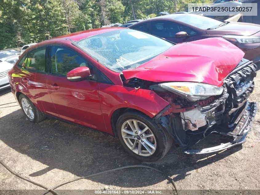 1FADP3F25GL250257 2016 Ford Focus Se