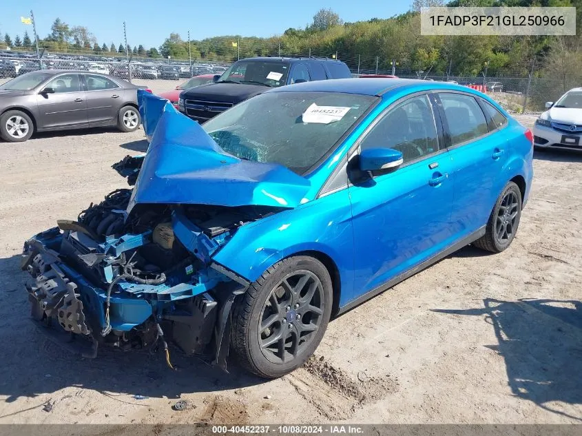 2016 Ford Focus Se VIN: 1FADP3F21GL250966 Lot: 40452237