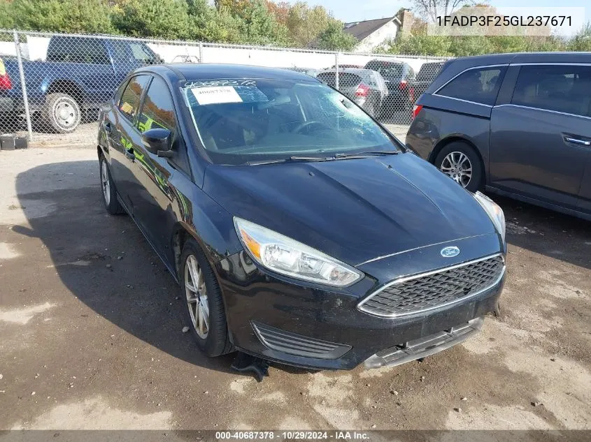 2016 Ford Focus Se VIN: 1FADP3F25GL237671 Lot: 40687378