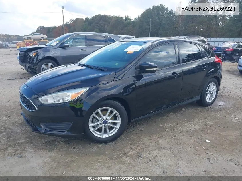 1FADP3K2XGL259221 2016 Ford Focus Se