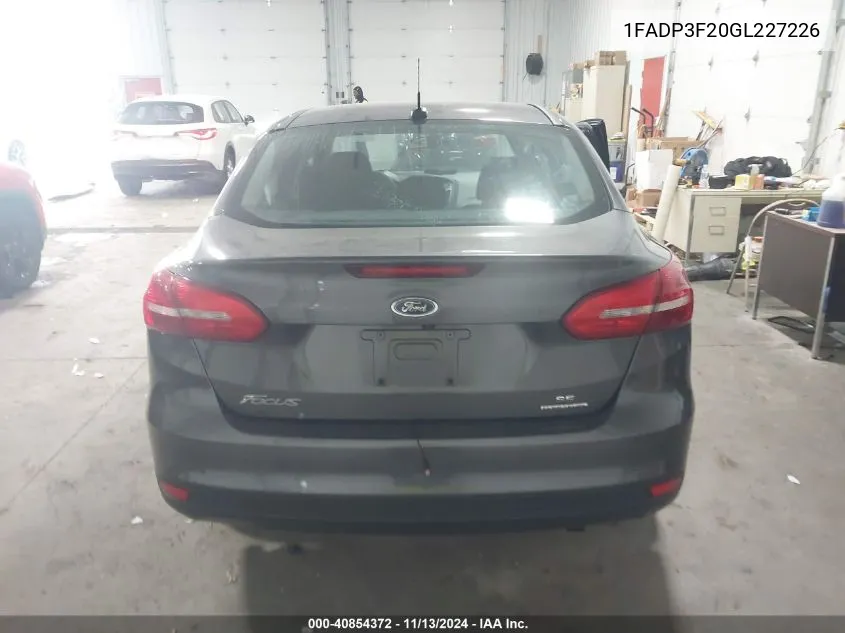 1FADP3F20GL227226 2016 Ford Focus Se